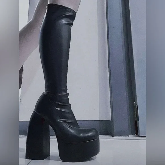 High platform boots - Picture 5 of 7